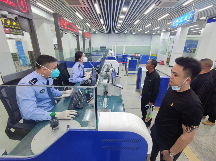 东兴口岸重启出境团队游 单日出入境人次突破4200，入境游市场同步复苏